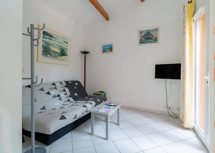 Avec Piscine Partagee アグド