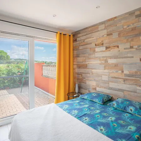 Avec Piscine Partagee *