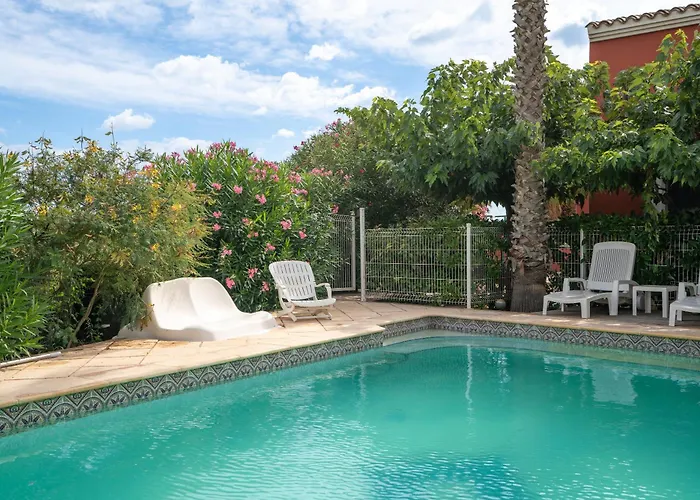 Villa Avec Piscine Partagée