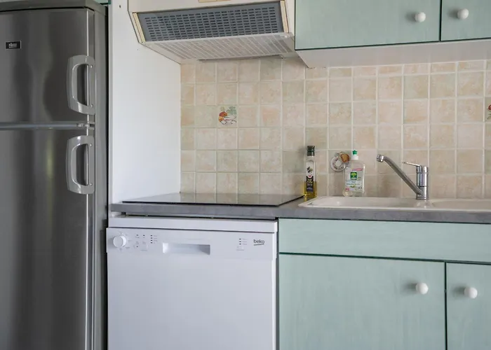 Villa Avec Piscine Partagée *